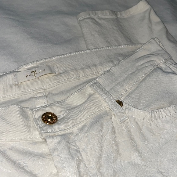7 for All Mankind NWOT cream floral jeans - Picture 8 of 9